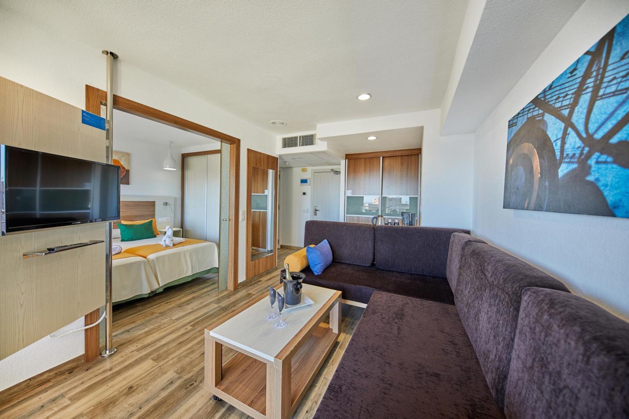 Sandos Benidorm Suites (Adults Only) Oda fotoğraf